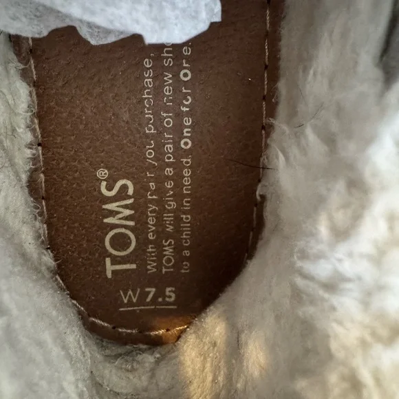 Vintage Toms Shearling Boots - Picture 7 of 7